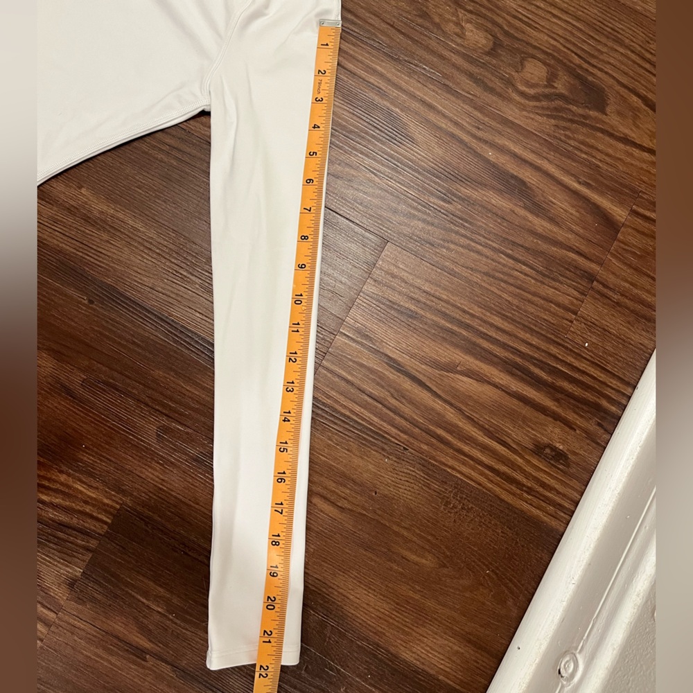 Lululemon Nulux Asymmetrical
Tennis Top White Size 2 - Picture 9 of 9